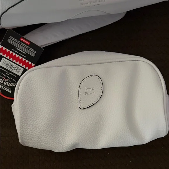 Sprayground mini duffle bag with matching pouch - Picture 7 of 11